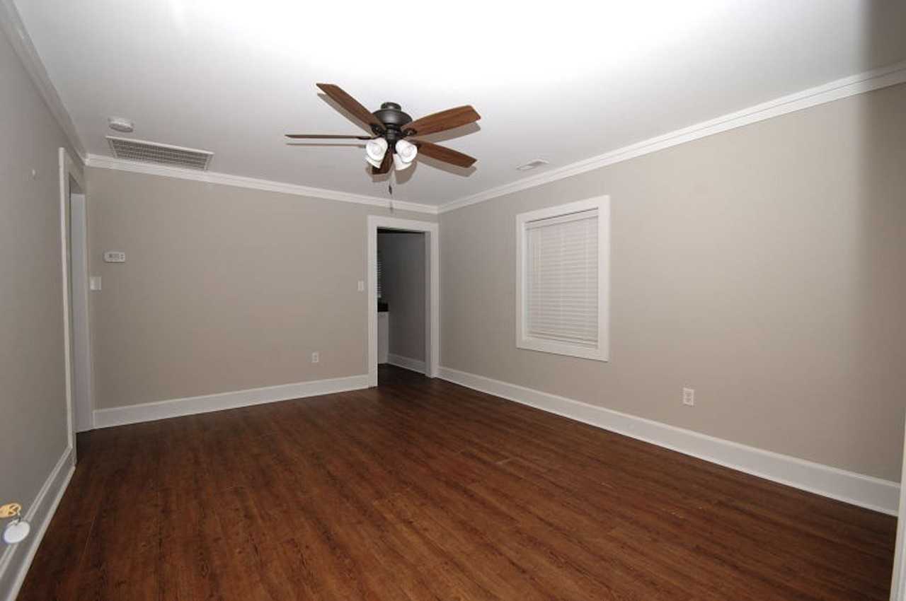102 W Ham St - Photo 2 of 10