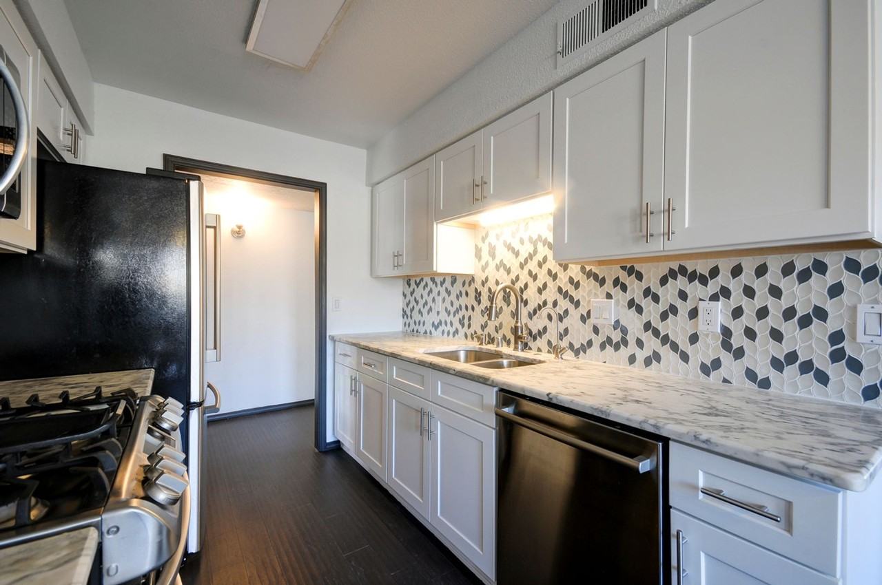 7325 Valley Forge Rd Ne - Photo 3 of 20