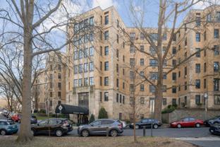 2032 Belmont Rd Nw #303 - Photo 1 of 1