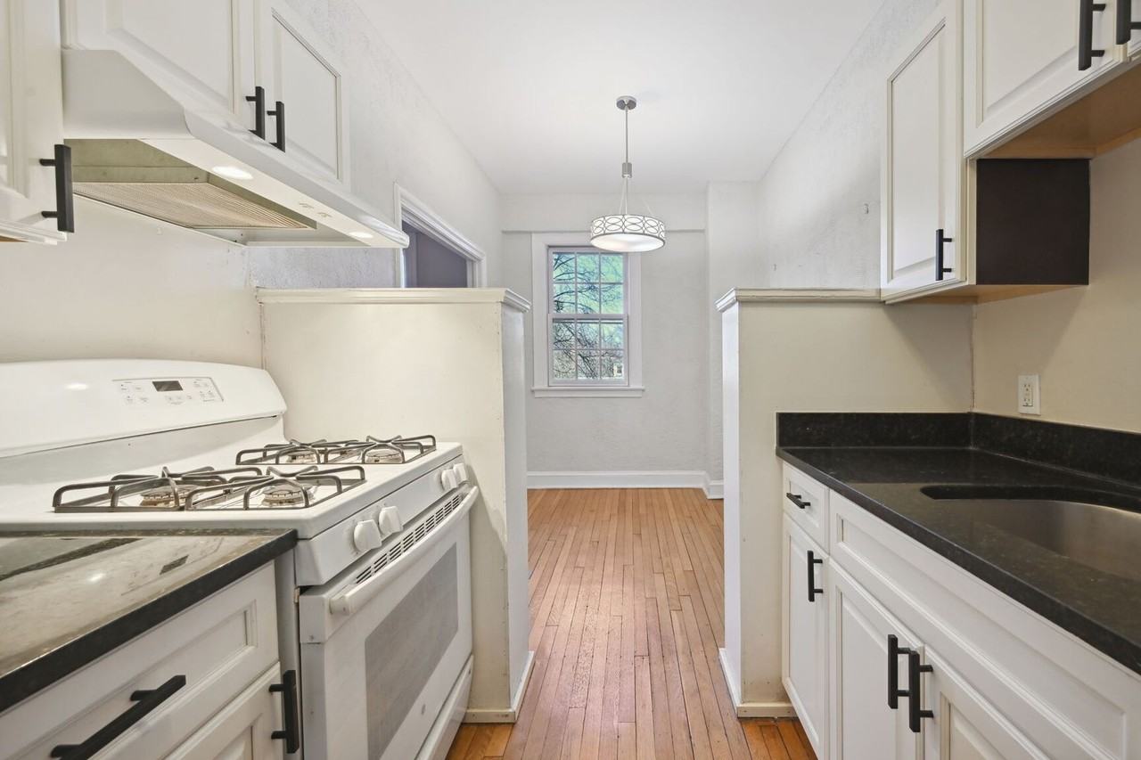 2032 Belmont Rd Nw #303 - Photo 2 of 19