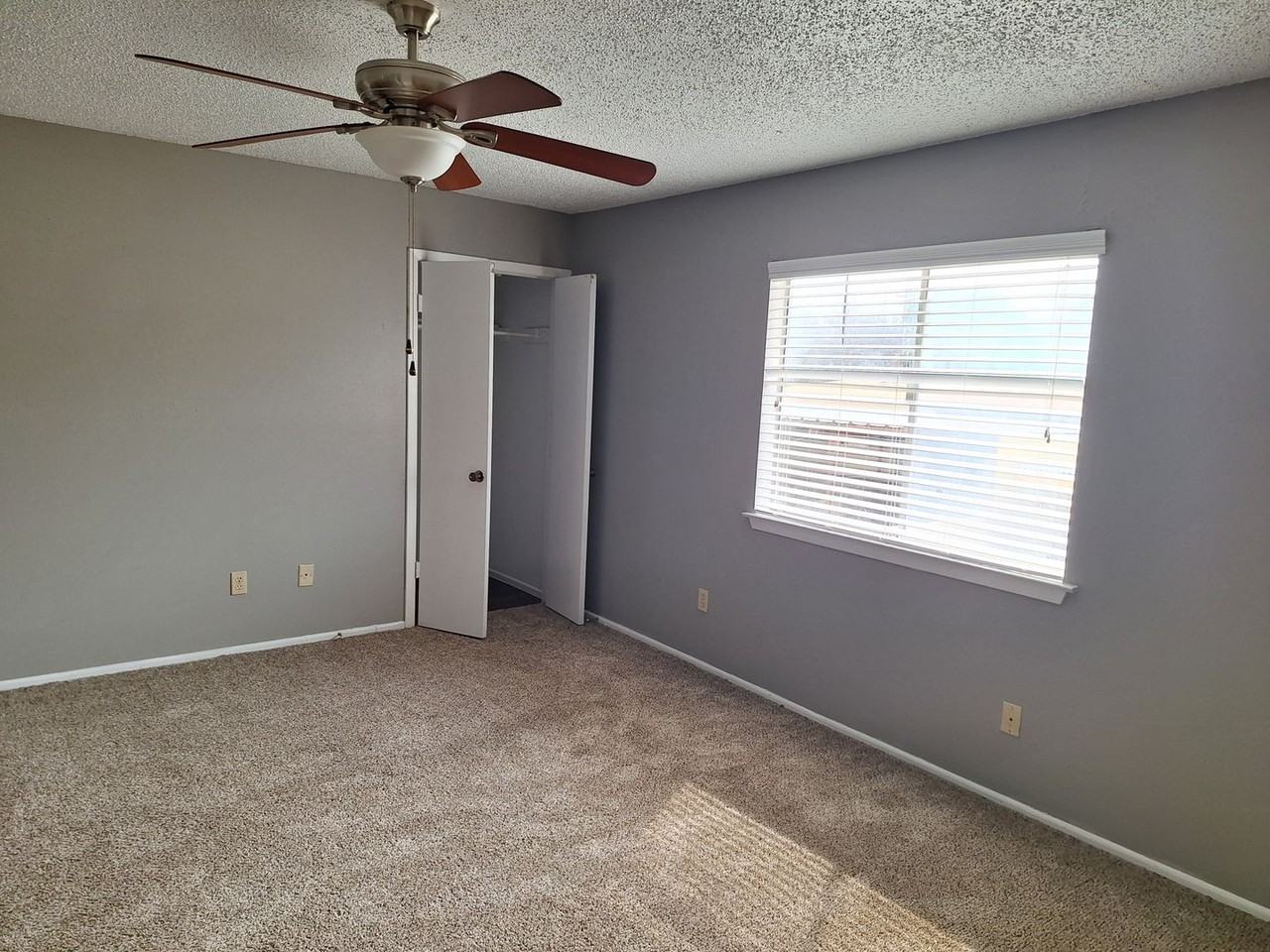 4407 Allentown St - Photo 7 of 19