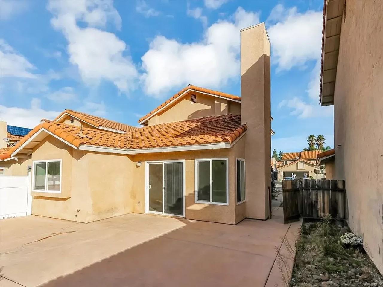 2524 Royal Saint James Dr - Photo 3 of 17