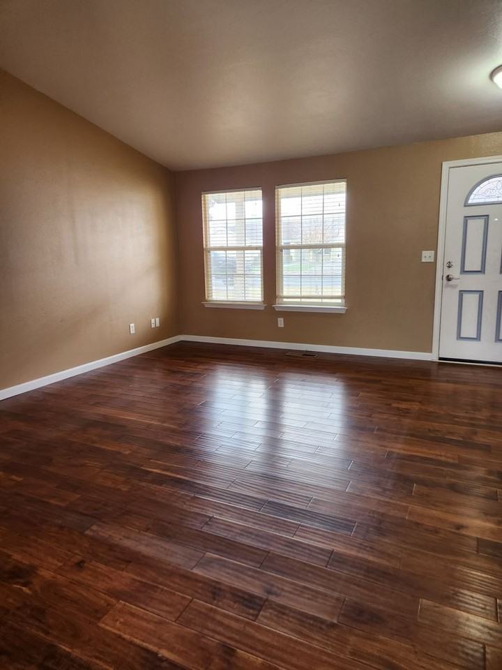 1453 Grey Bluffs Drive - Photo 4 of 16