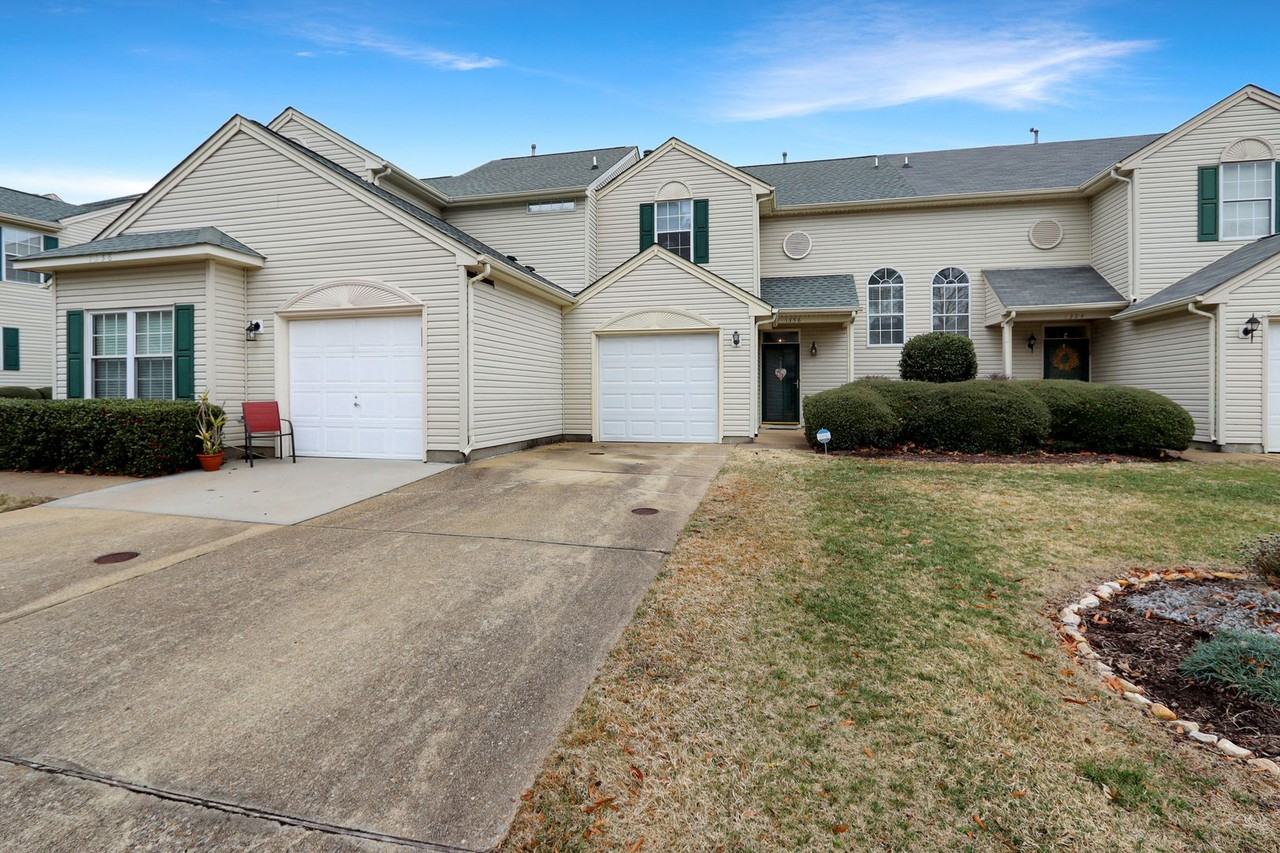 1356 Lake Dr - Photo 2 of 25