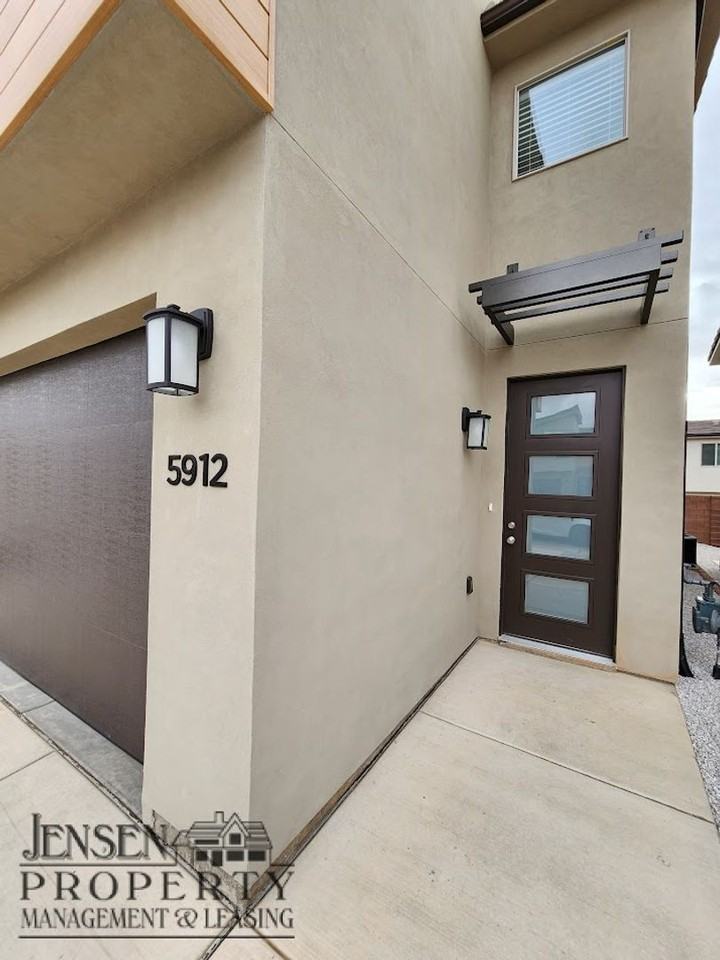 5912 S Legolas Ln - Photo 4 of 31