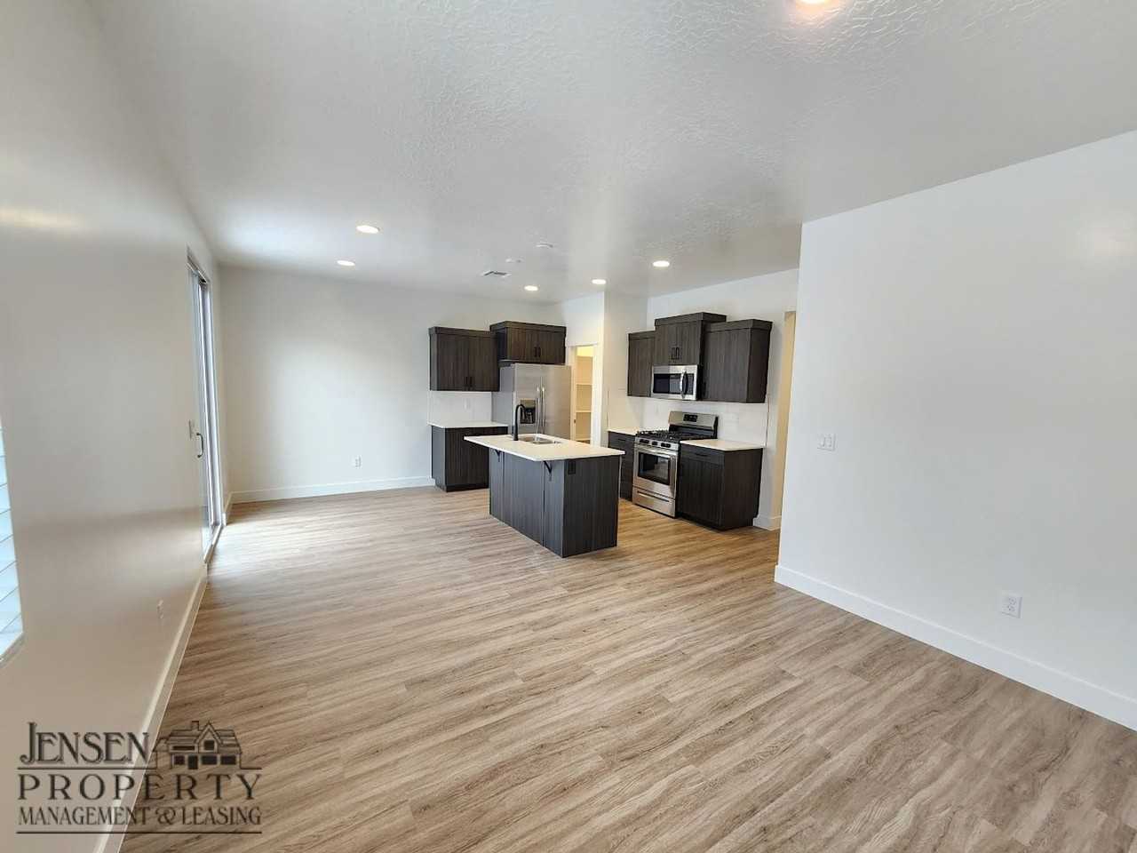 5902 S Legolas Ln - Photo 4 of 31
