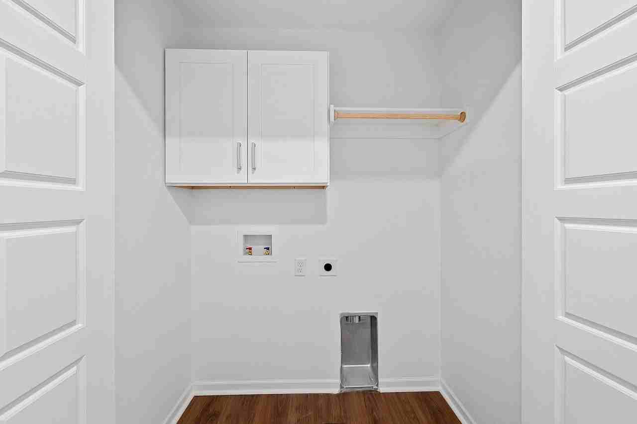 204 Sw Vicki St - Photo 3 of 12