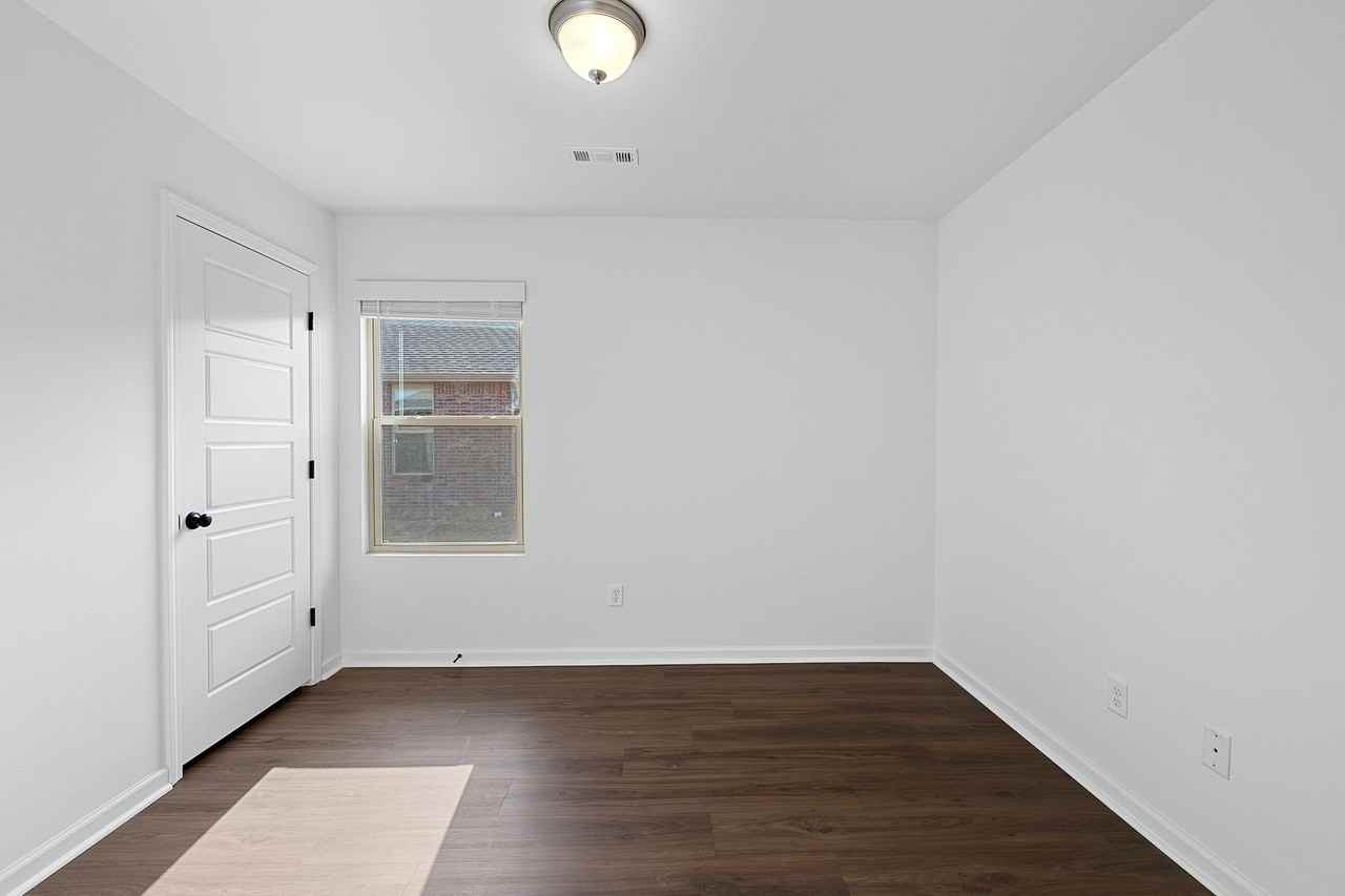 206 Sw Vicki St - Photo 4 of 25
