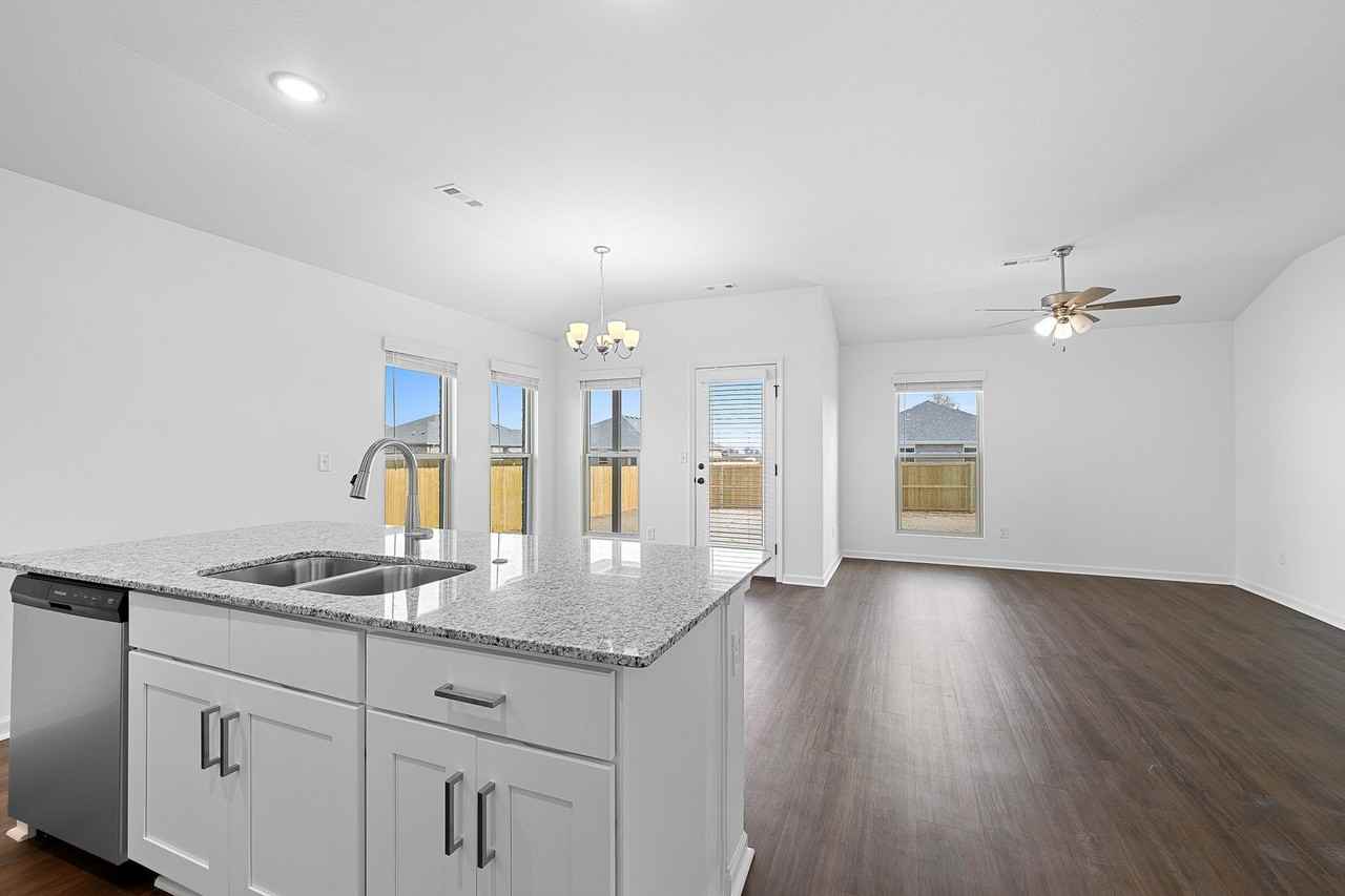 1009 Southwest 3rd Avenue - Photo 2 of 13