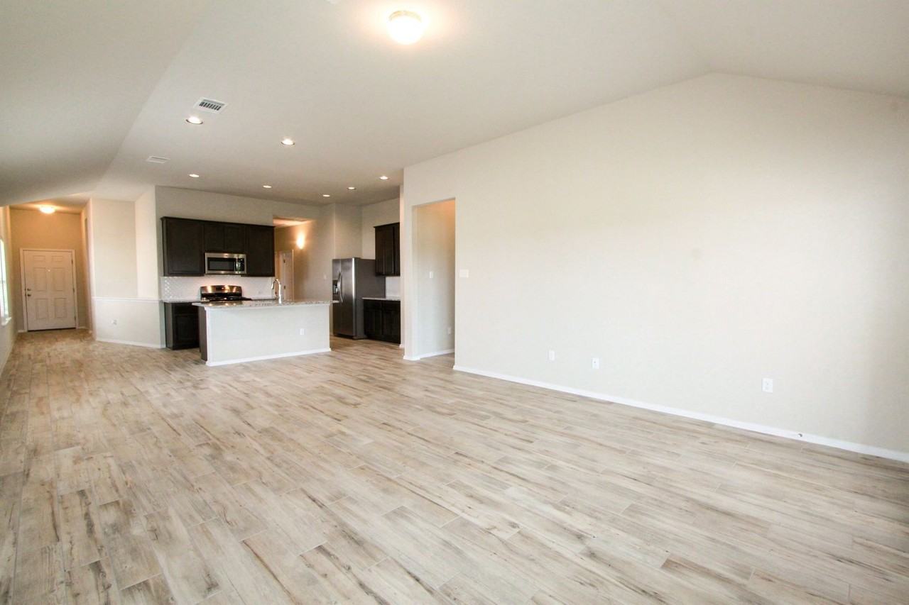 1212 Low Branch Ln - Photo 6 of 33