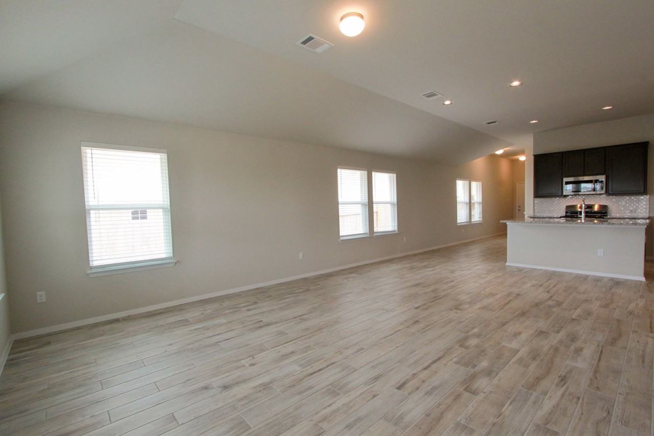 1212 Low Branch Ln - Photo 7 of 33