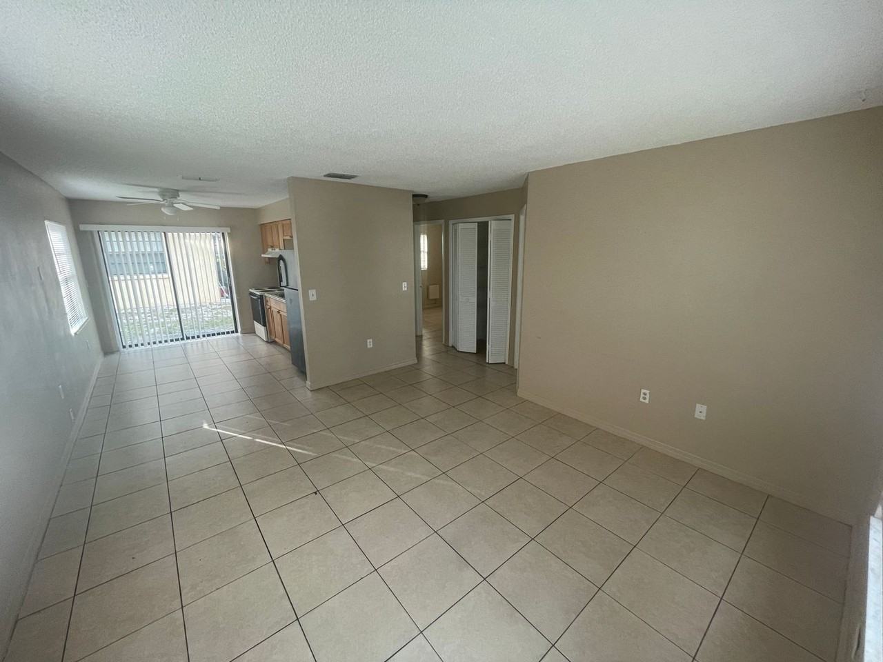 5407 Maple St - Photo 4 of 11