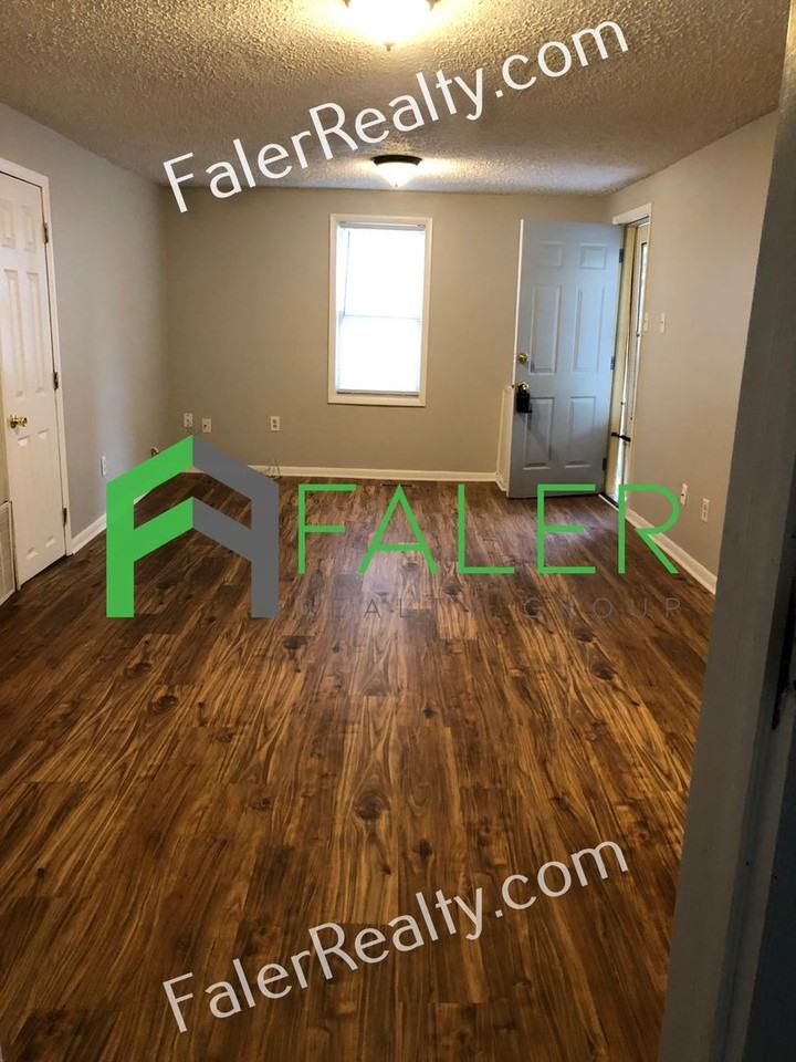 2933 Kingston Ave - Photo 3 of 15