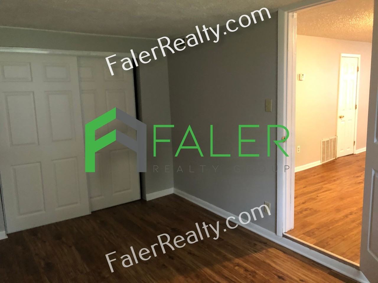 2933 Kingston Ave - Photo 4 of 15