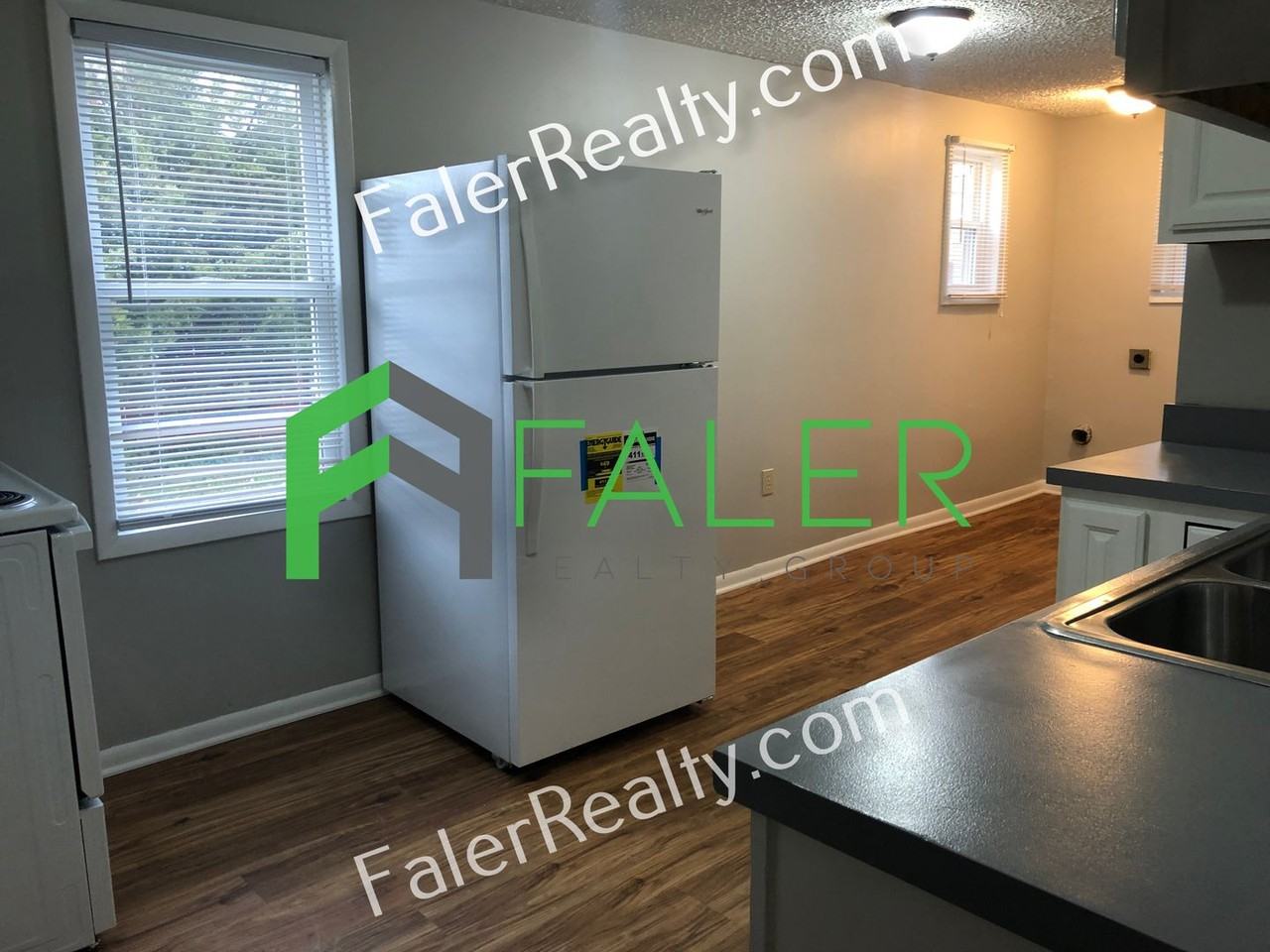 2933 Kingston Ave - Photo 5 of 15