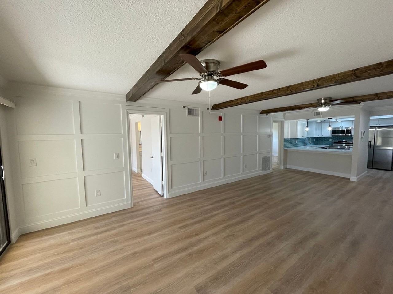 2090 S Tamiami Trl - Photo 4 of 27