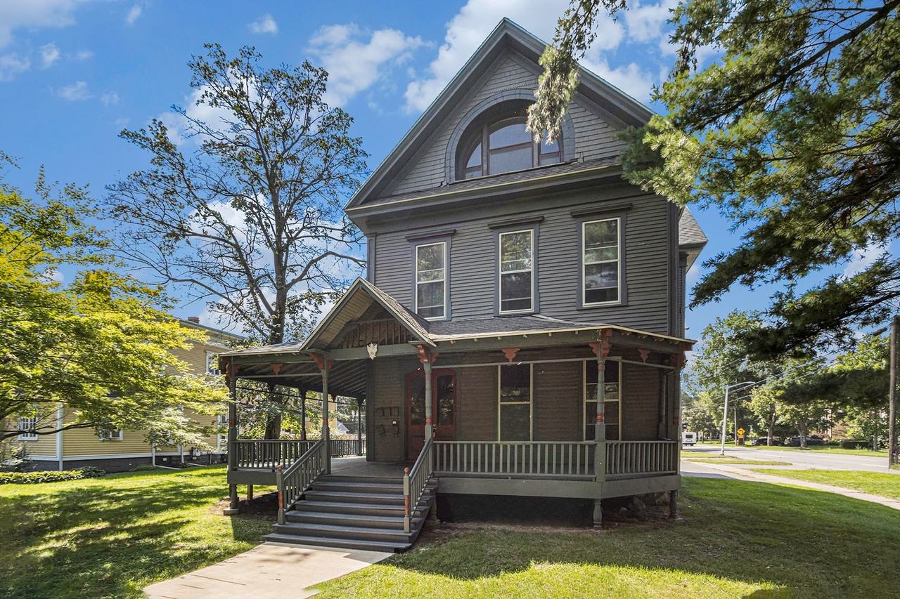 323 Woodward Ave #5 - Photo 3 of 22