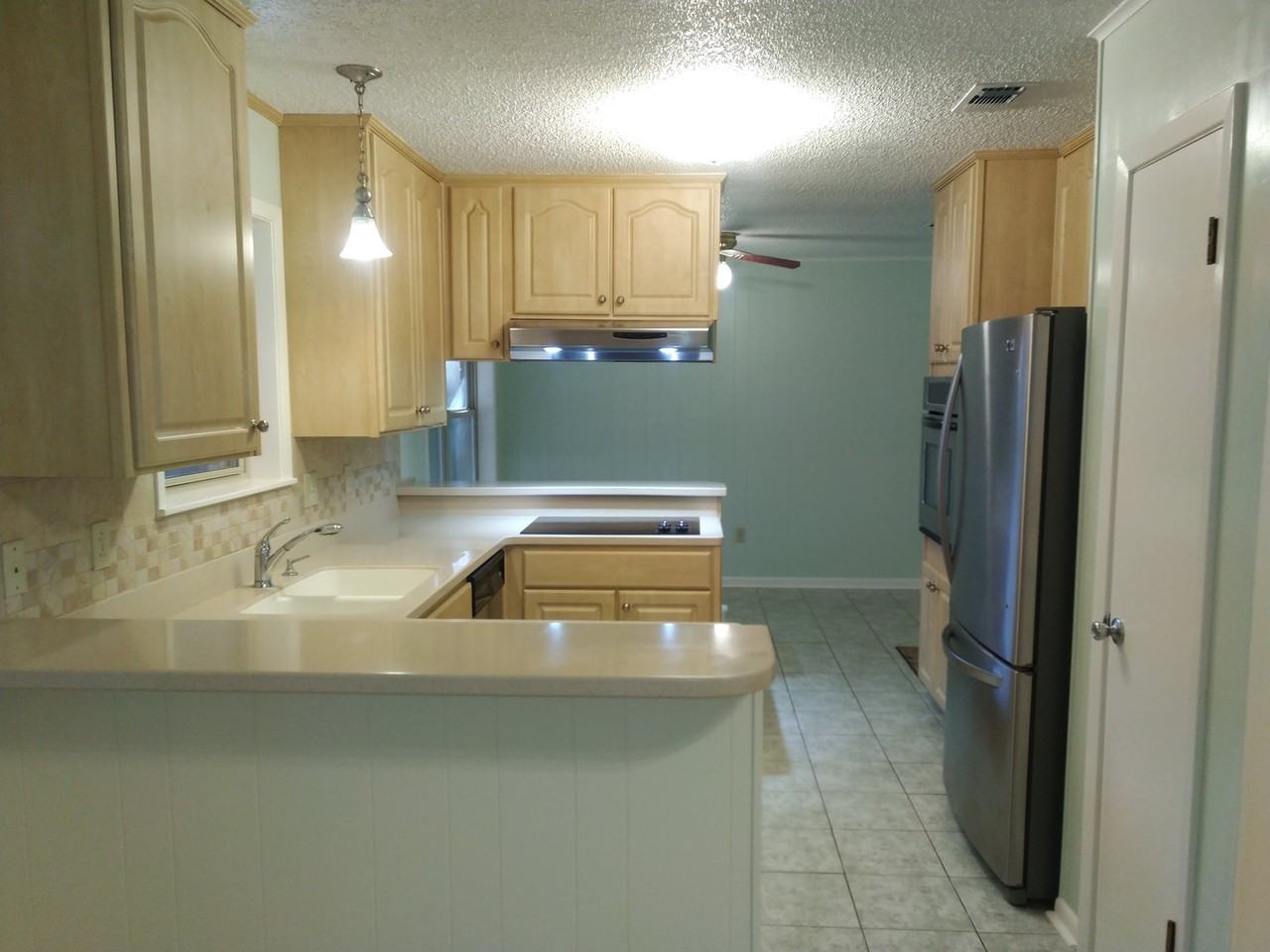 1407 Plough St - Photo 2 of 11