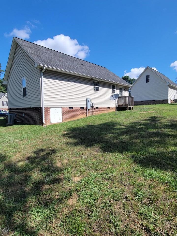 1130 Morgan Glen Dr - Photo 3 of 31