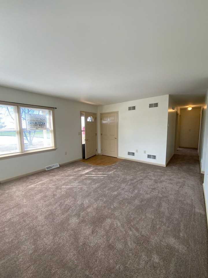 24 Roberts Rd - Photo 2 of 19