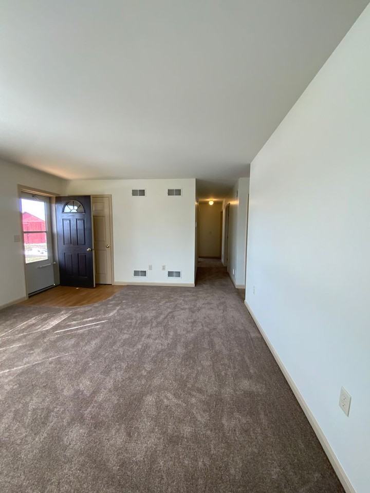 24 Roberts Rd - Photo 3 of 19