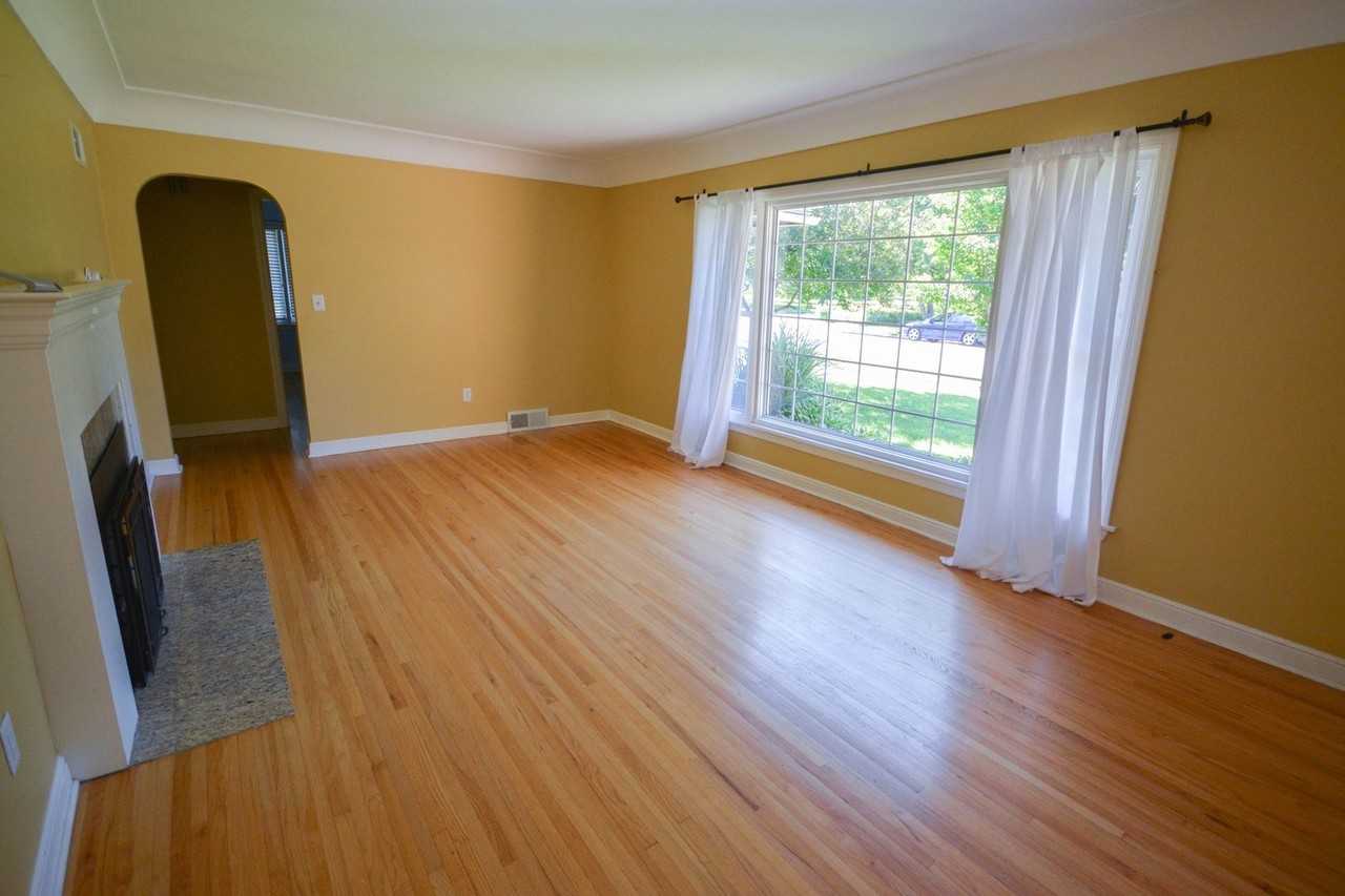 705 10th St Sw - Photo 3 of 19