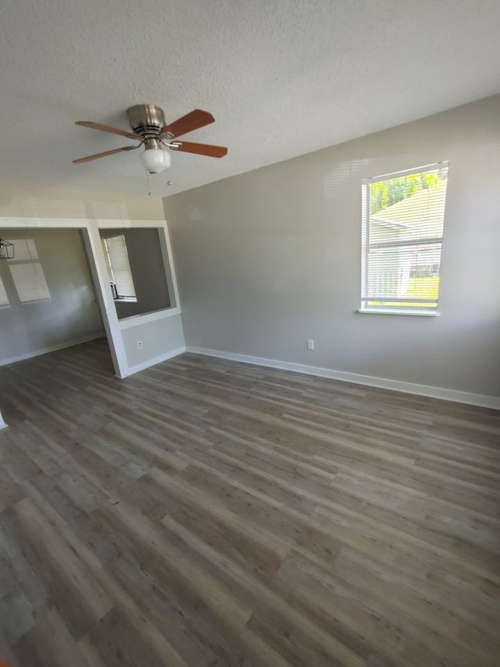 658 W 5th Ave - Photo 3 of 7