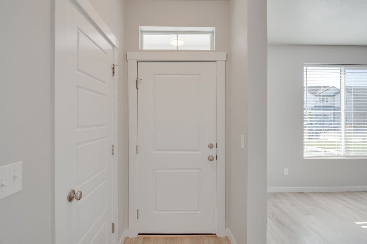 343 S Riggs Spring Ave - Photo 2 of 23