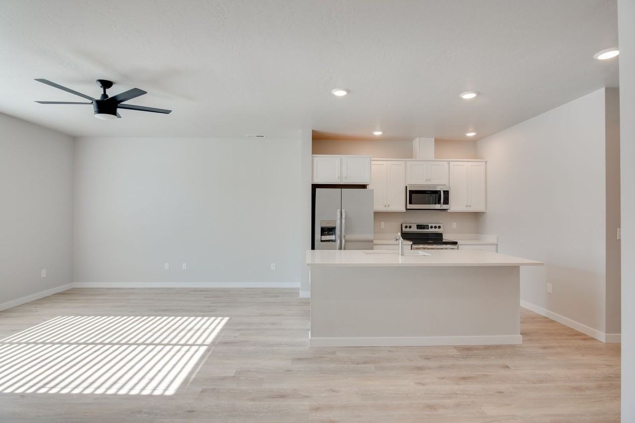 343 S Riggs Spring Ave - Photo 6 of 23