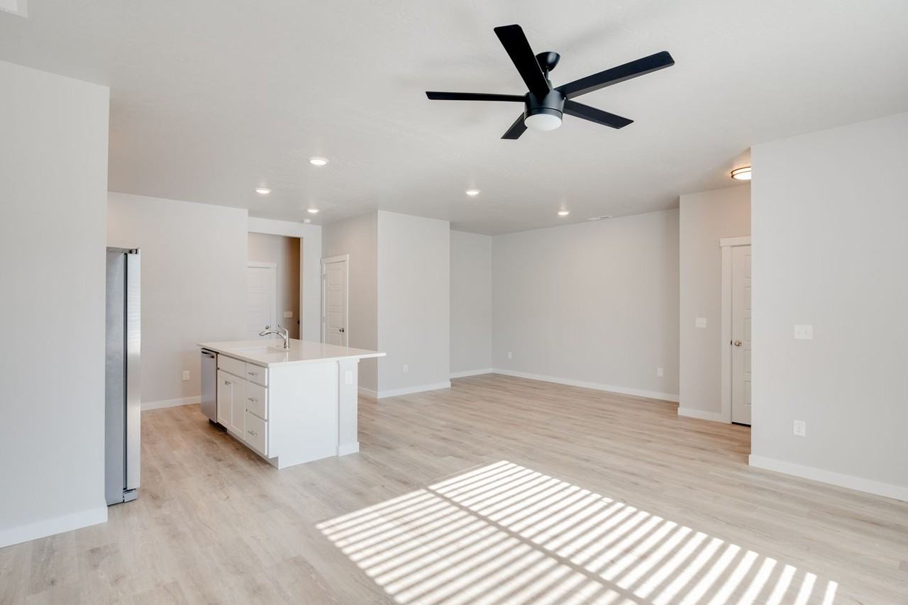 343 S Riggs Spring Ave - Photo 7 of 23