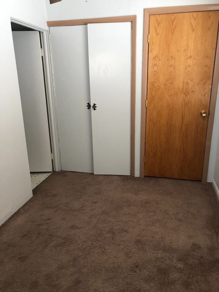 214 E Spruce St - Photo 5 of 14
