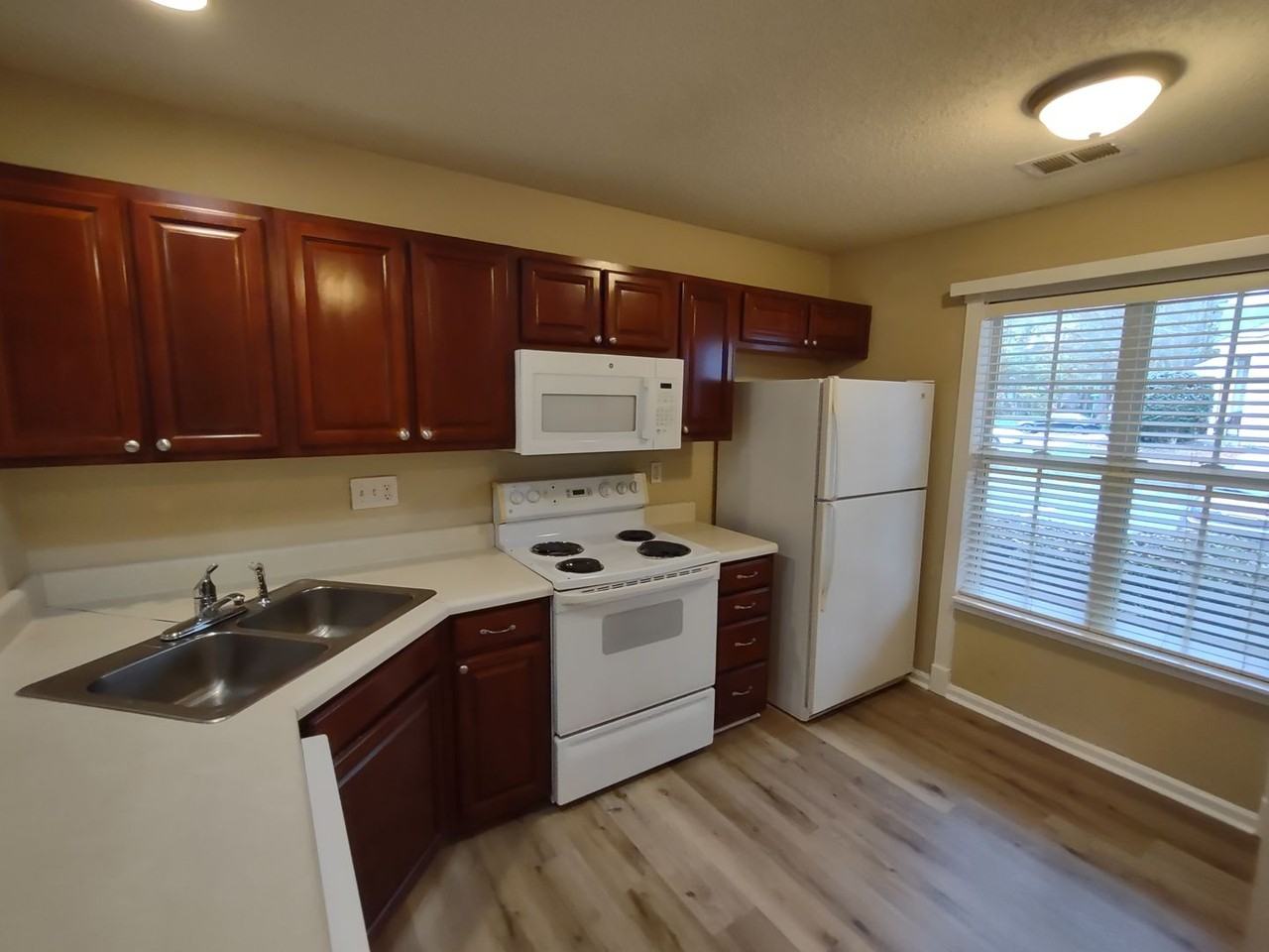 10215 Reindeer Way Ln - Photo 3 of 20
