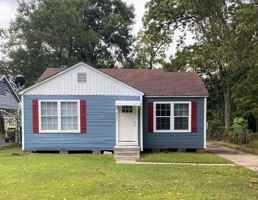 featured image of 4565 Detroit St