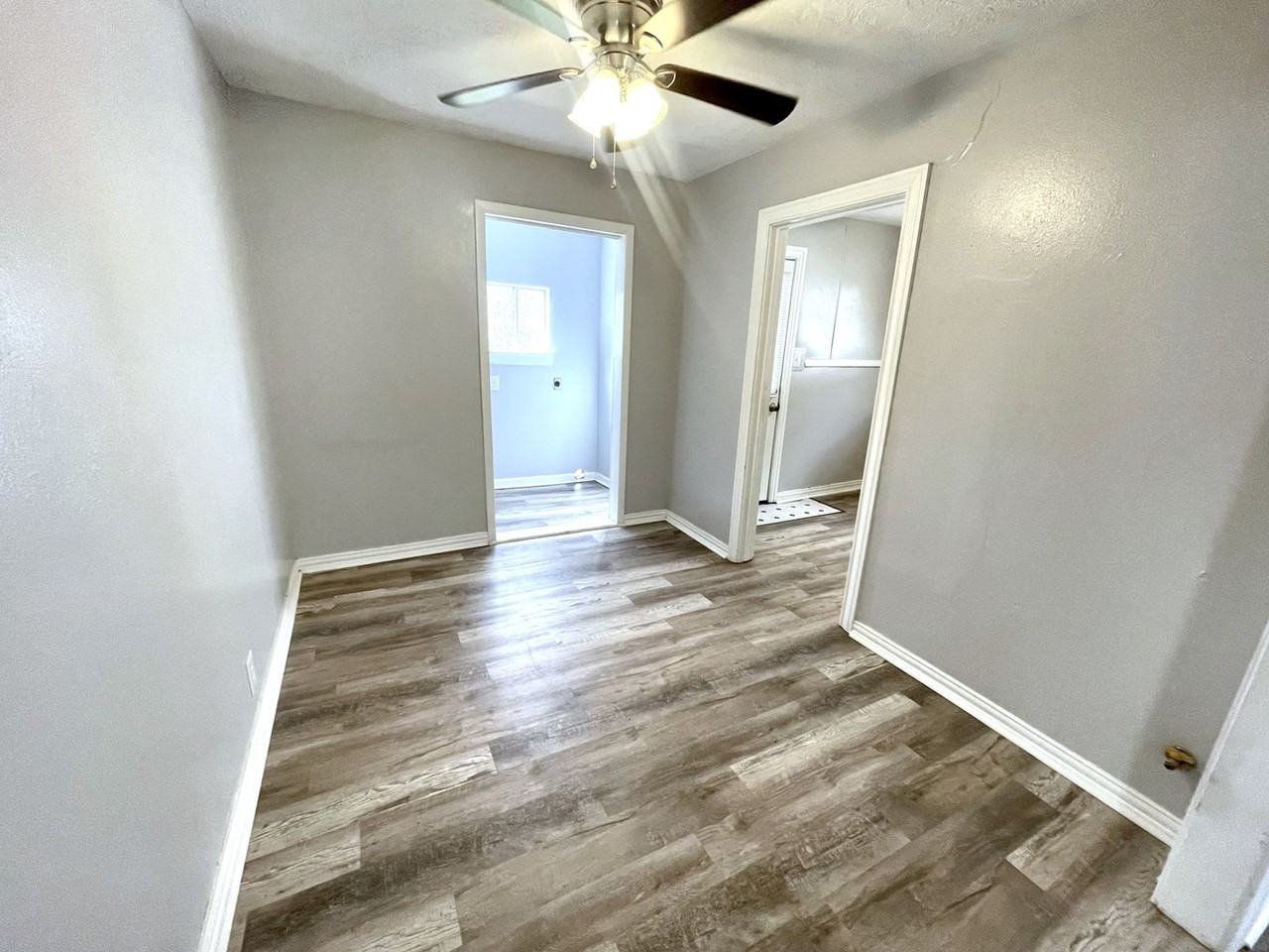 4565 Detroit St - Photo 5 of 12