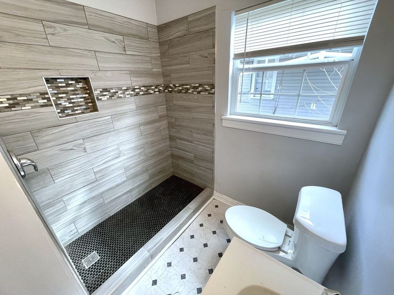 4565 Detroit St - Photo 7 of 12