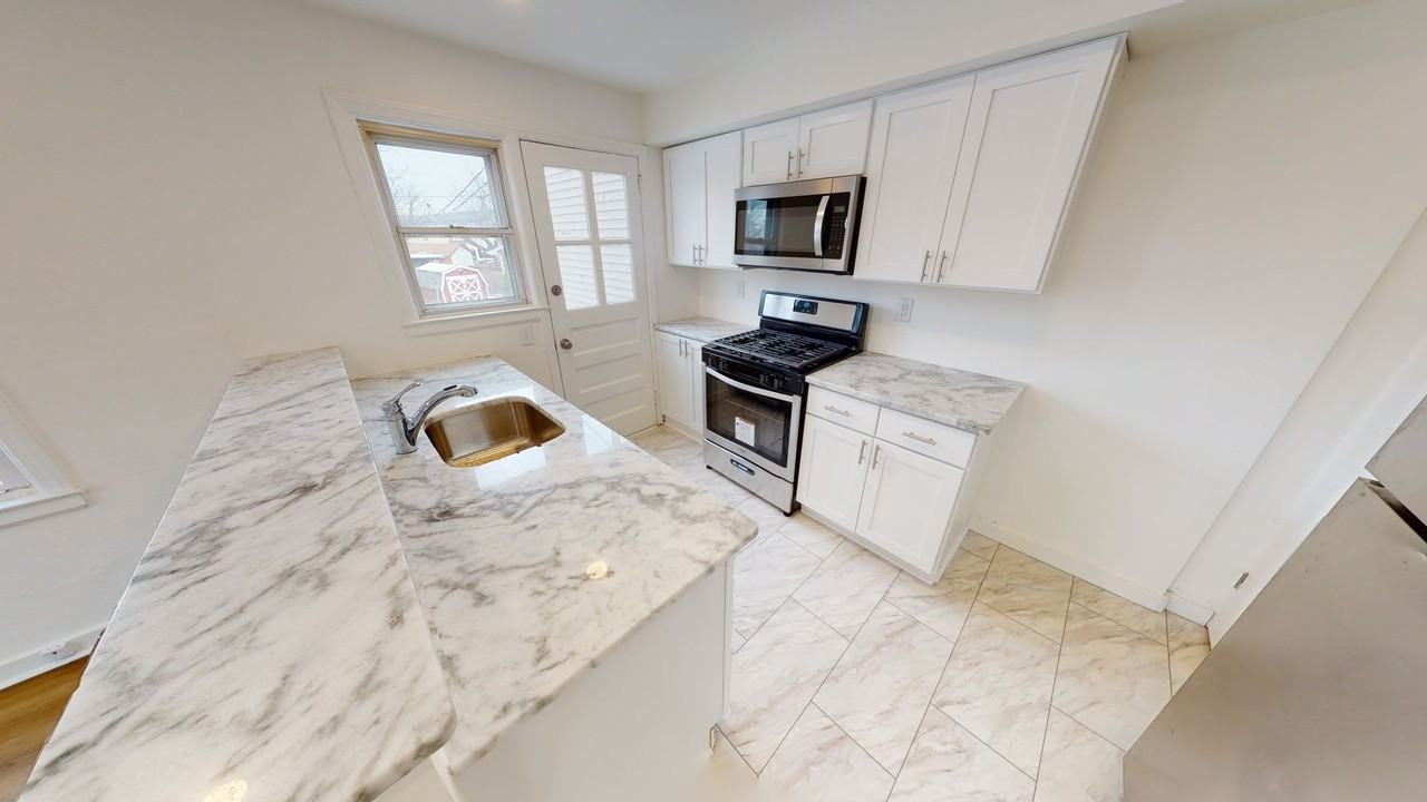 519 Vine St - Photo 2 of 13