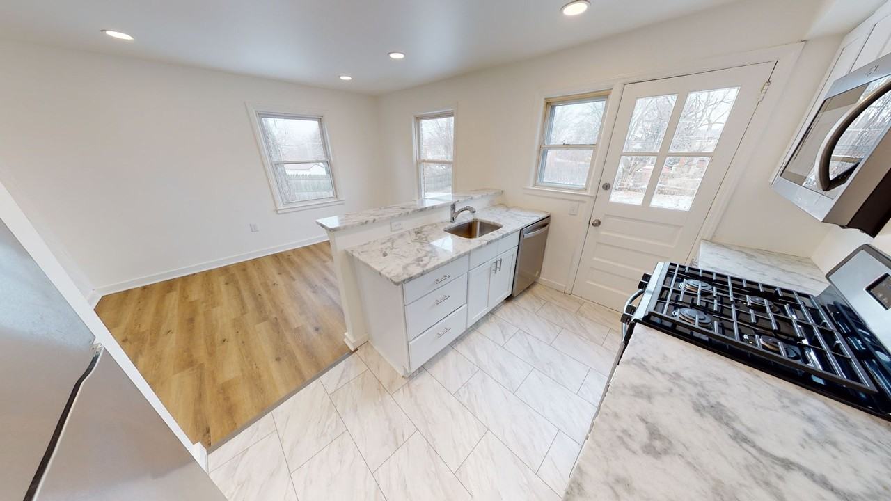519 Vine St - Photo 3 of 13