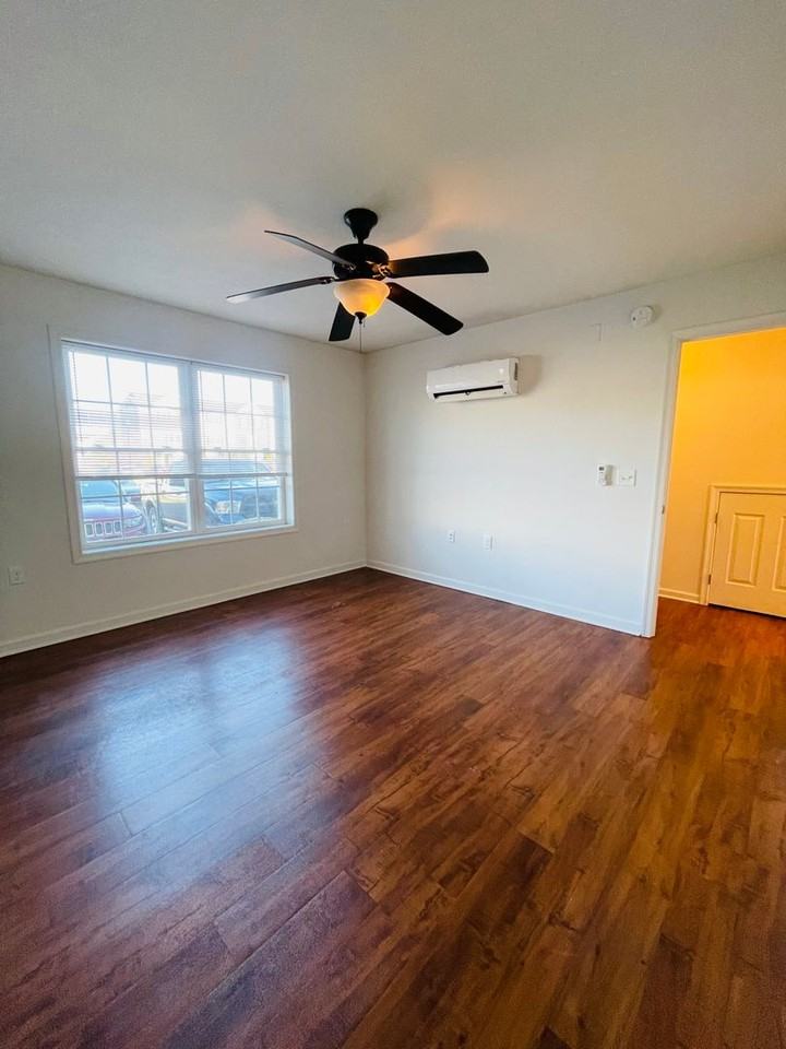 1439 Taylor Grove Ln #1 - Photo 7 of 10