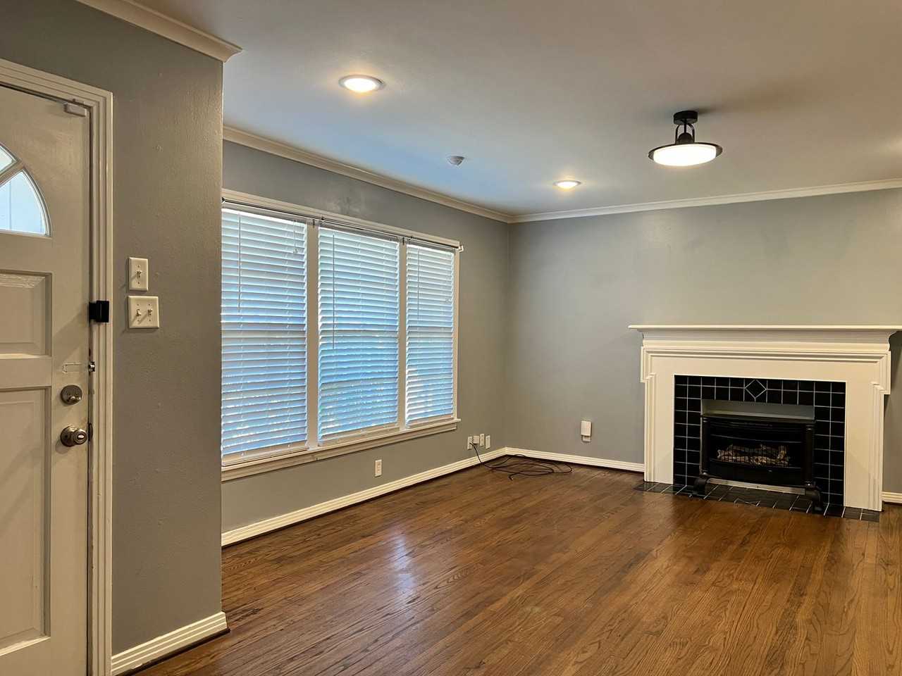 1225 San Antonio St - Photo 5 of 31