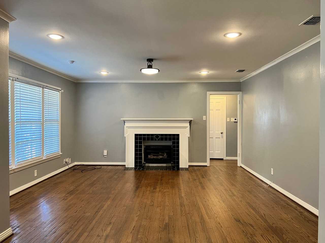 1225 San Antonio St - Photo 4 of 31