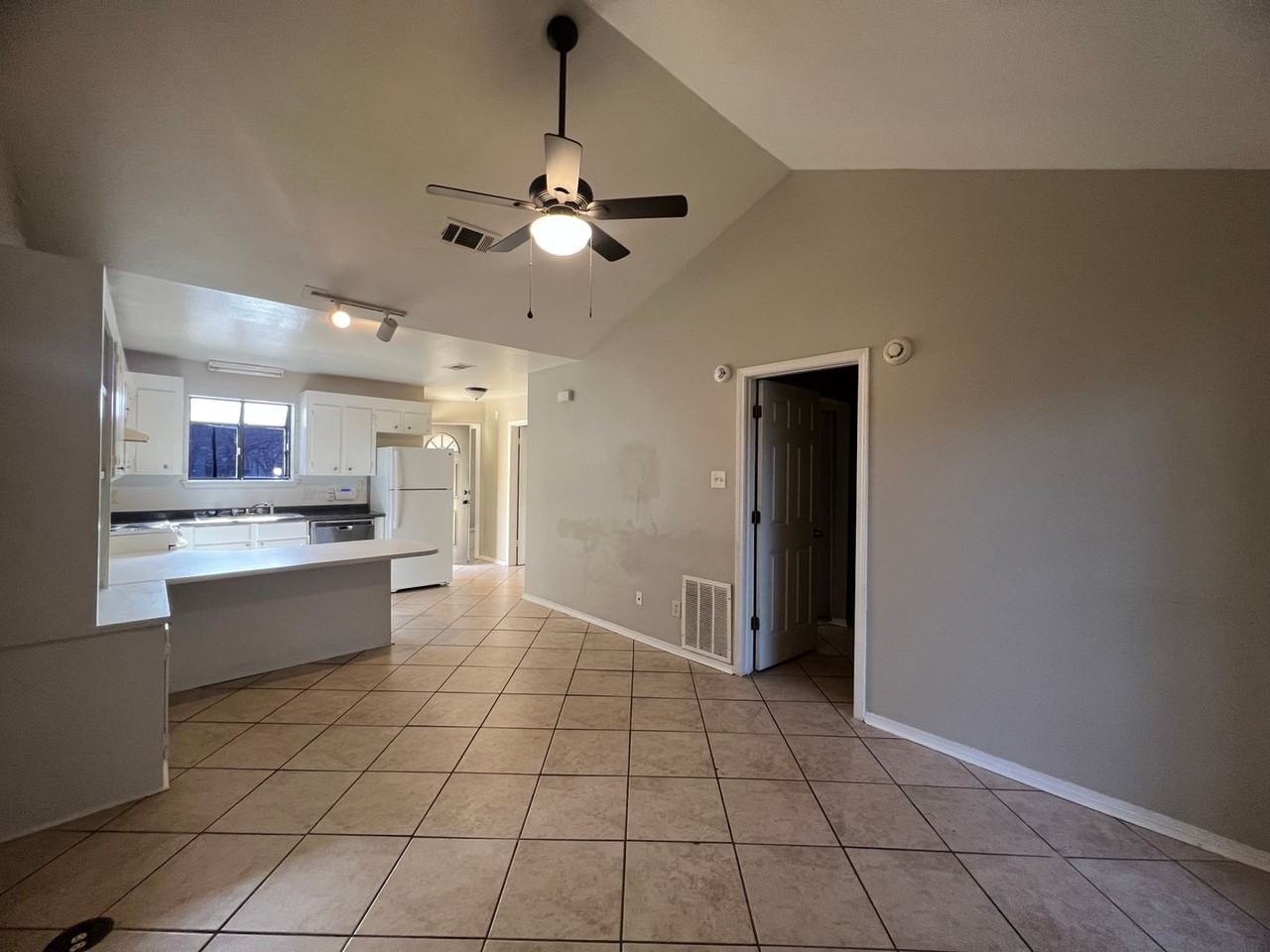 2878 Mackey Ln - Photo 4 of 10