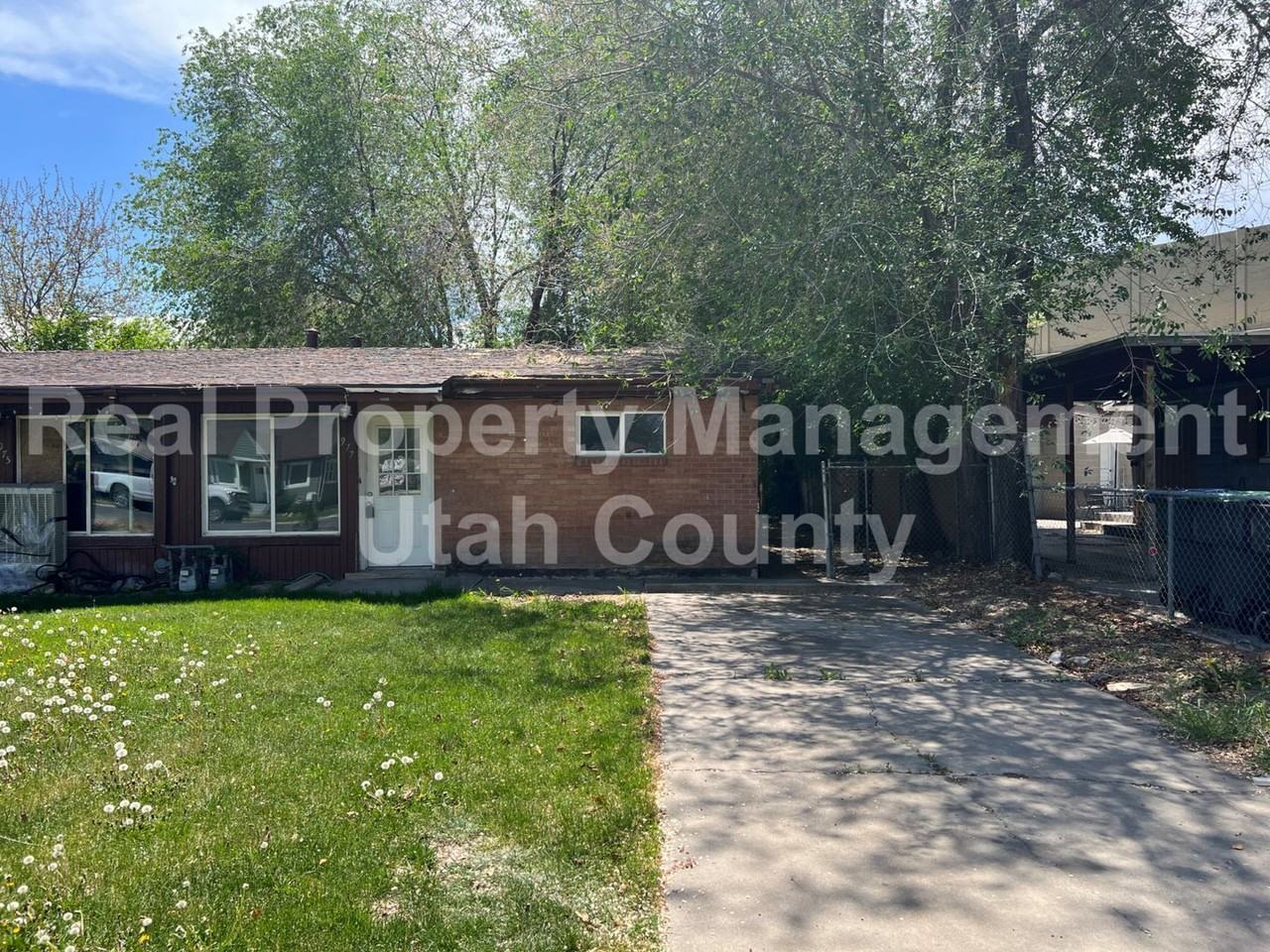 977 W 600 S - Photo 2 of 17