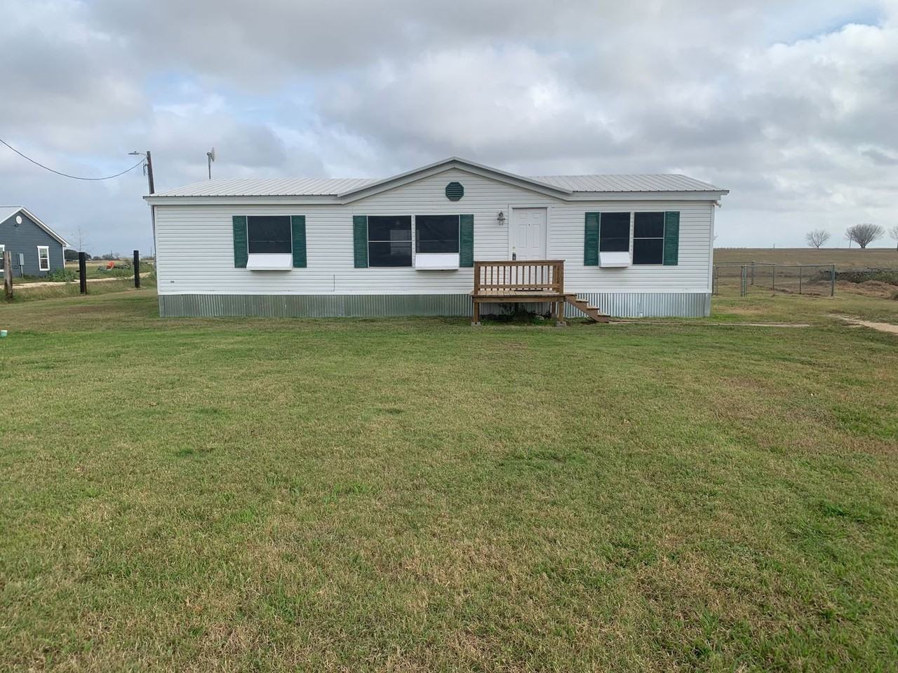 555 Fritz Zwicke Rd - Photo 2 of 24