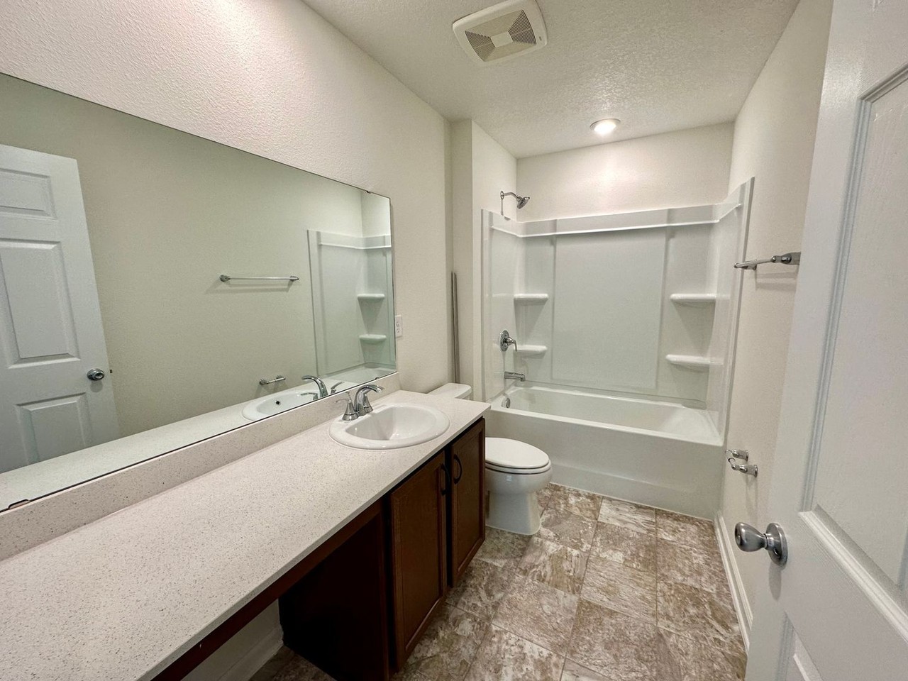 192 Rambling Brook Trl - Photo 4 of 23