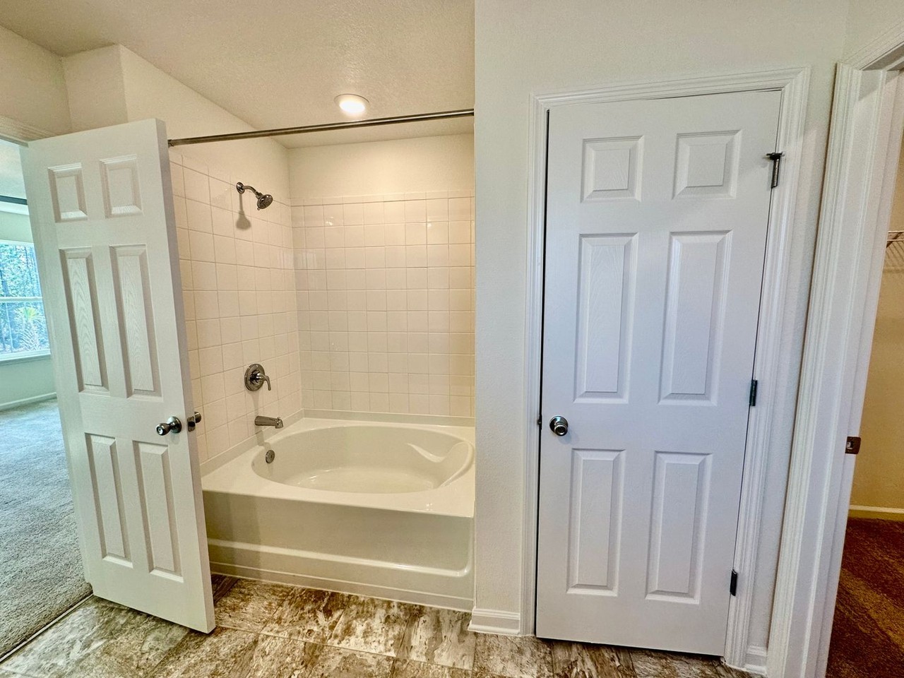 192 Rambling Brook Trl - Photo 6 of 23