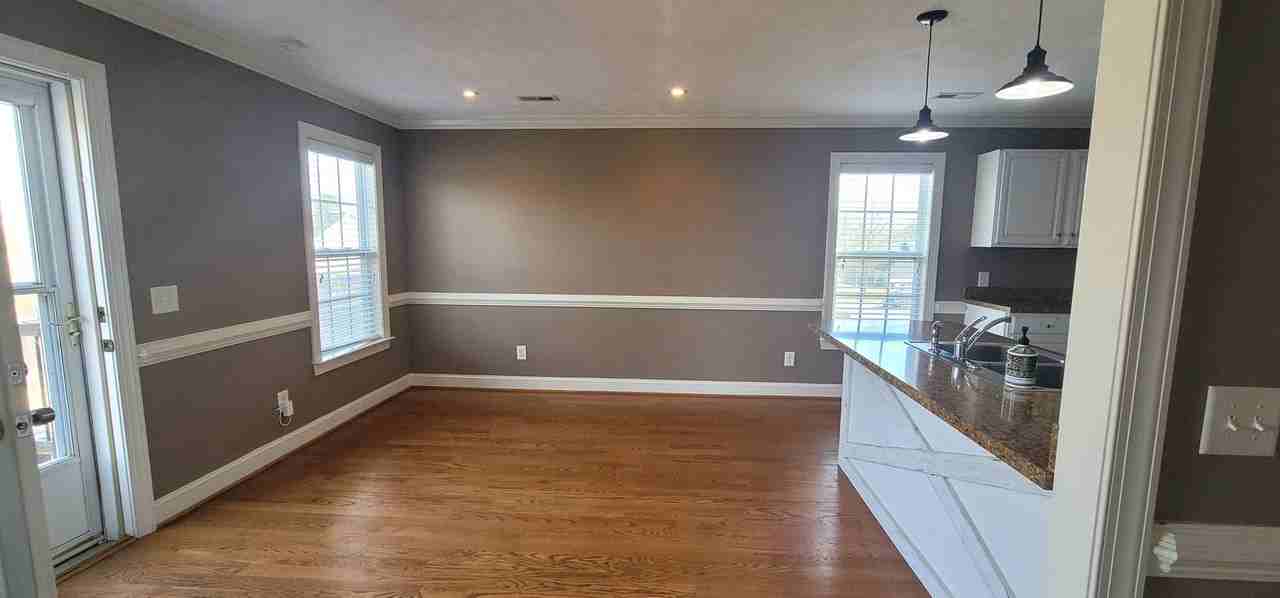 391 Lockwood Dr - Photo 5 of 18