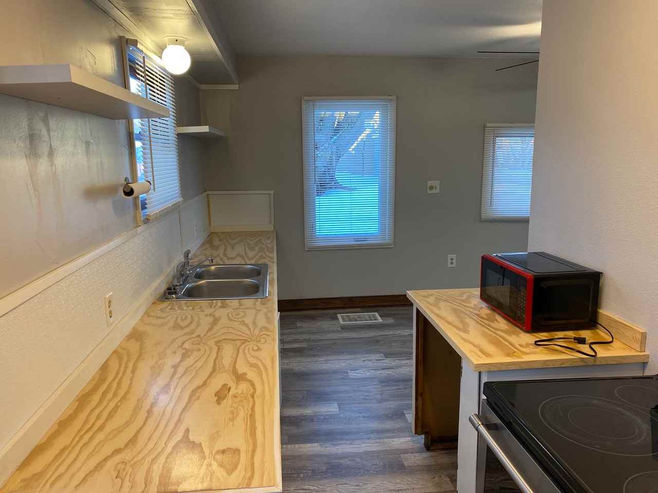 511 1/2 S Bellis St - Photo 3 of 15