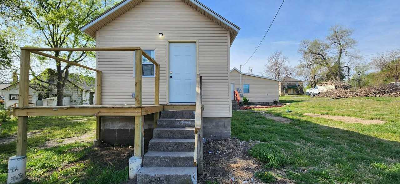 318 1/2 E 12th St, Junction City, KS 66441 3 bedroom House Rental