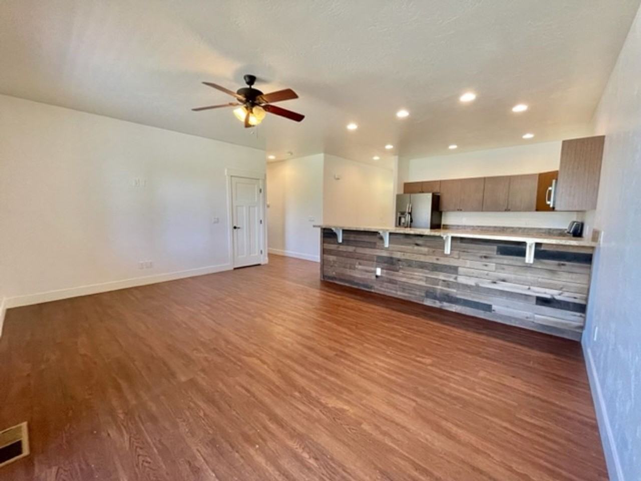 162 Aspenglow Blvd - Photo 3 of 16