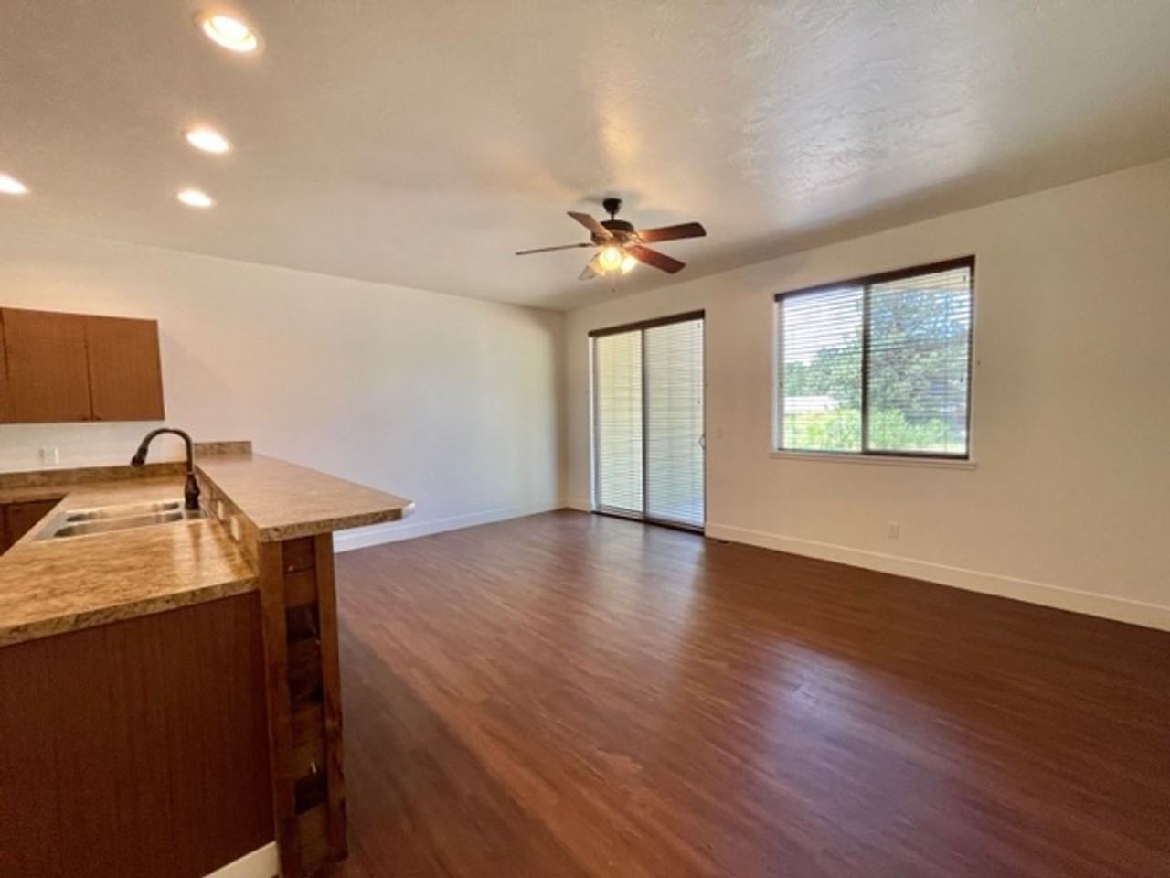 162 Aspenglow Blvd - Photo 4 of 16